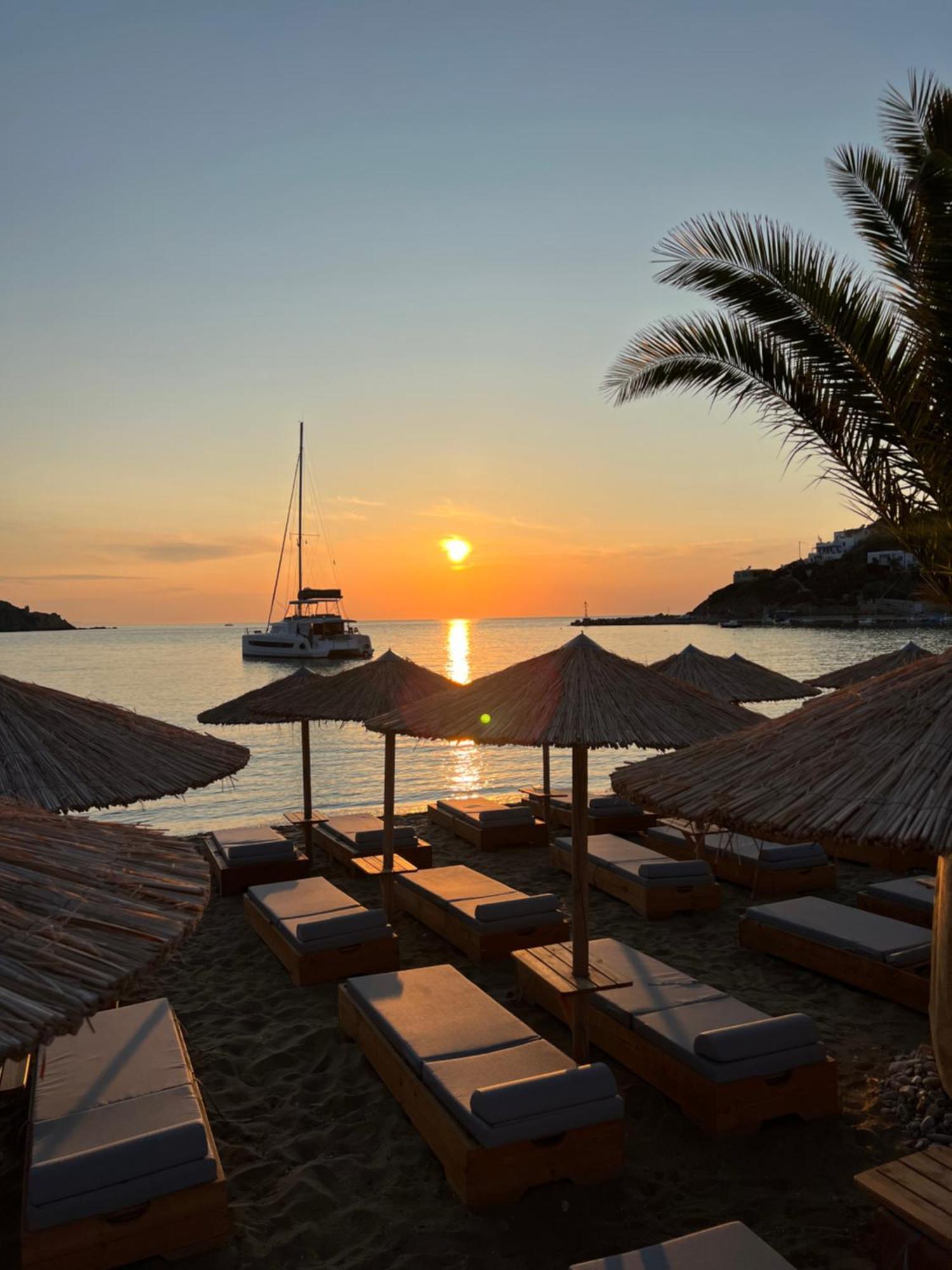 Blue Harmony Hotel Kini Bagian luar foto