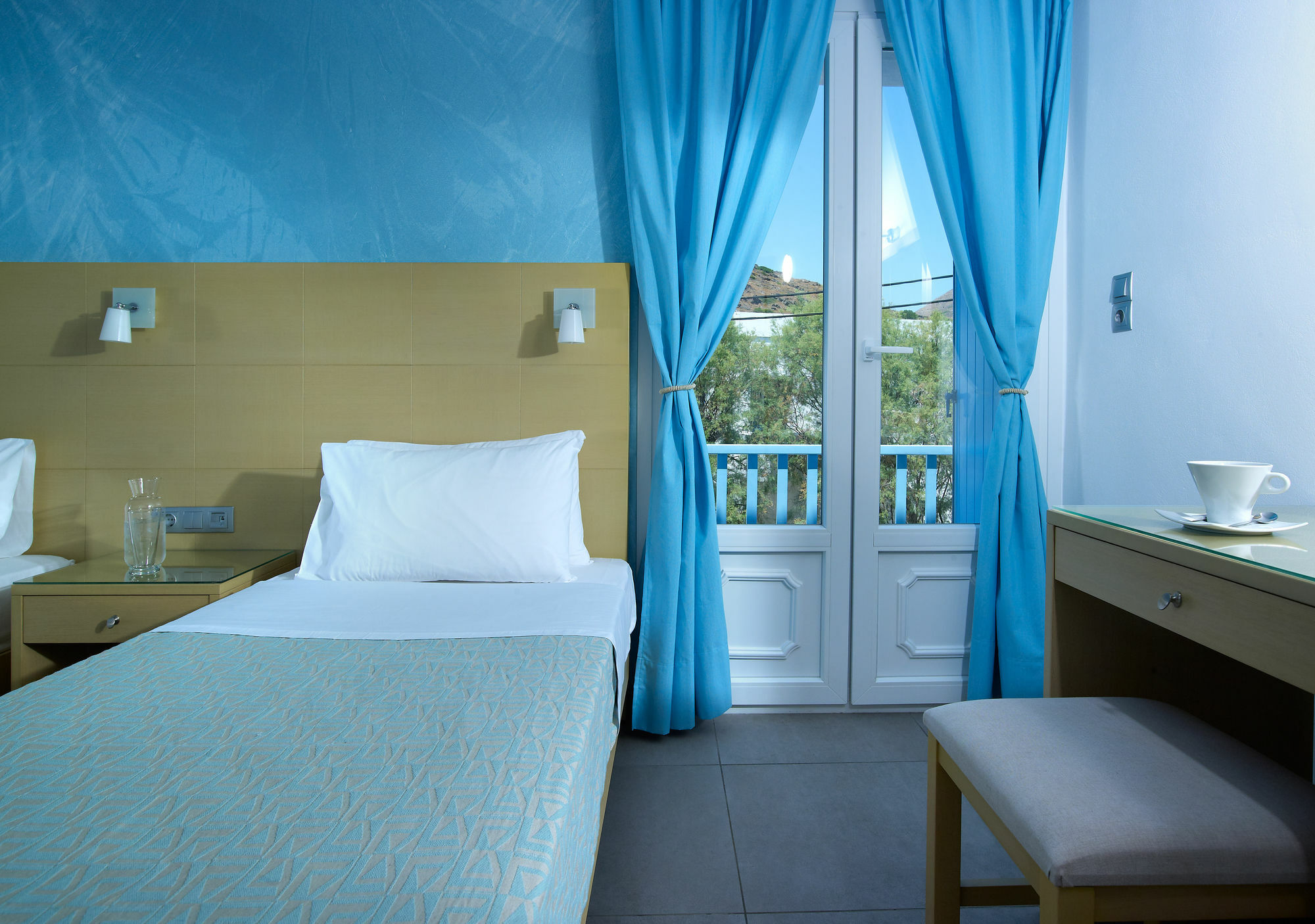 Blue Harmony Hotel Kini Bagian luar foto